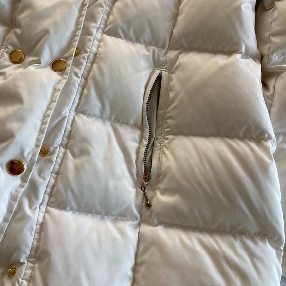 Ivory winter coat 🤍 - Picture 3 of 14